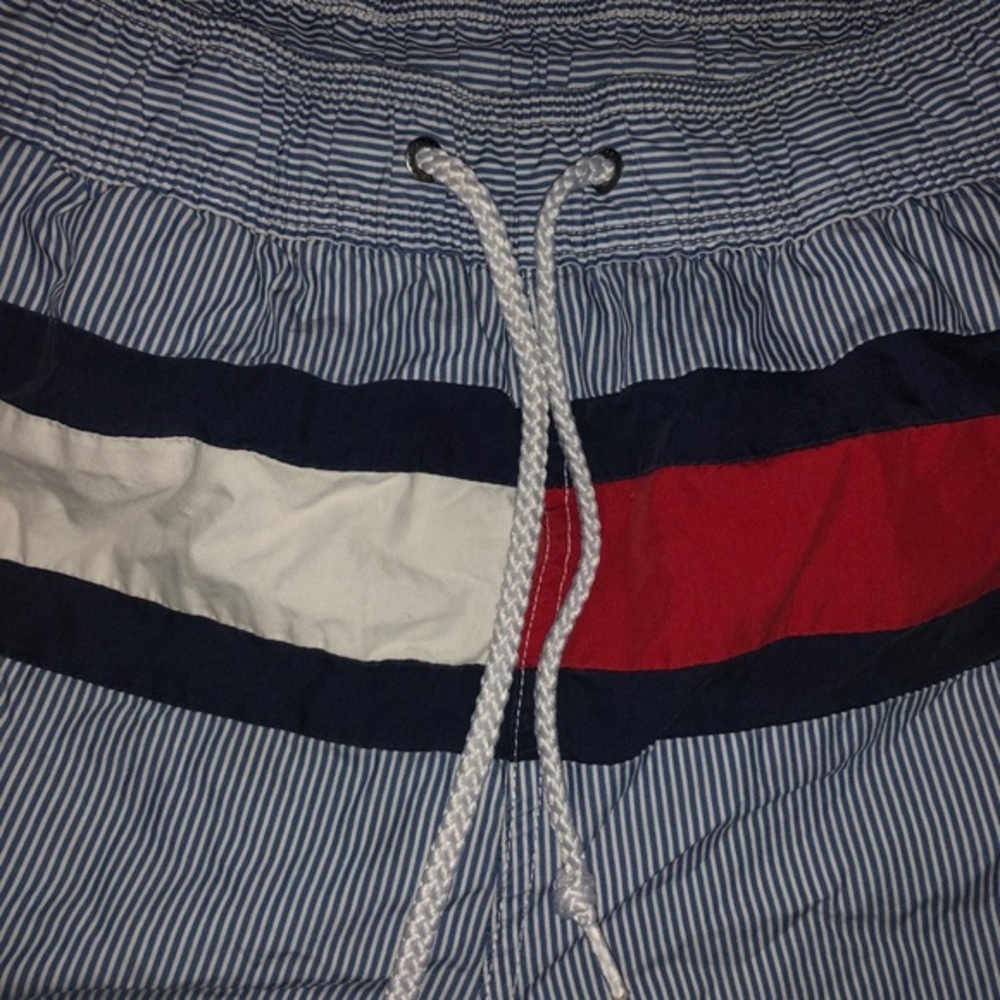 Tommy Hilfiger swim trunks 🔥🔥 - Picture 2 of 4